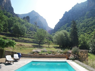 - 5 bedroom Farmhouse for sale with countryside view in Moustiers Sainte Marie, Cote d'Azur French Riviera