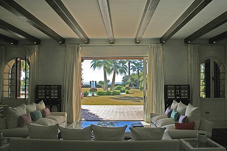 9 bedroom Villa for sale with sea view in El Paraiso Barronal, Estepona, Andalucia