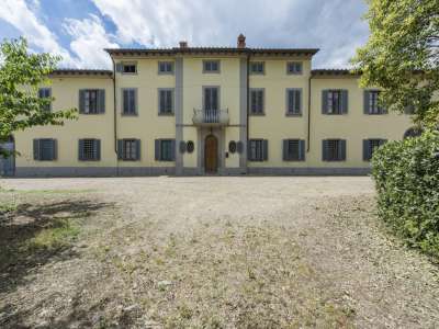 10 bedroom Farmhouse for sale with countryside view in Arezzo, Tuscany