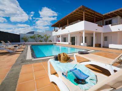 Immaculate 6 bedroom Villa for sale with sea view in Puerto Calero, Lanzarote