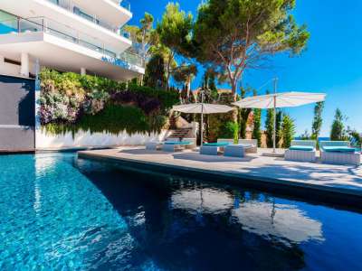 Exclusive 7 bedroom Villa for sale with sea view in Camp De Mar, Mallorca