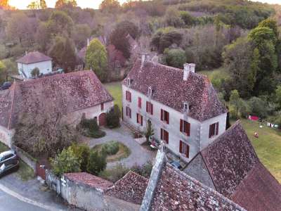 Character 16 bedroom Manor House for sale with countryside view in Antigny, Pays-de-la-Loire
