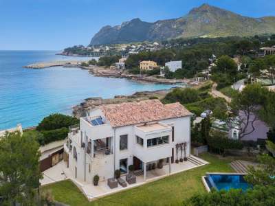 Luxury 5 bedroom Villa for sale with sea view in Mal Pas Bon Aire, Alcudia, Mallorca