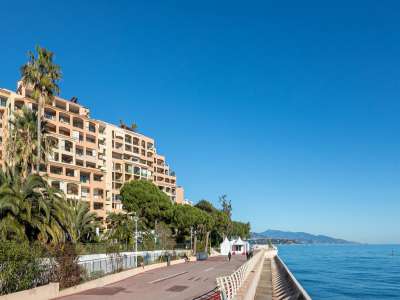 2 bedroom Apartment for sale with sea view in Fontvieille, Port and Exotic Gardens