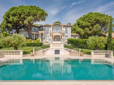 Grand 6 bedroom Villa for sale with sea view in Beauvallon, Cote d'Azur French Riviera