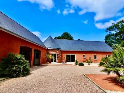 Inviting 5 bedroom House for sale with countryside view in Beganne, Brittany